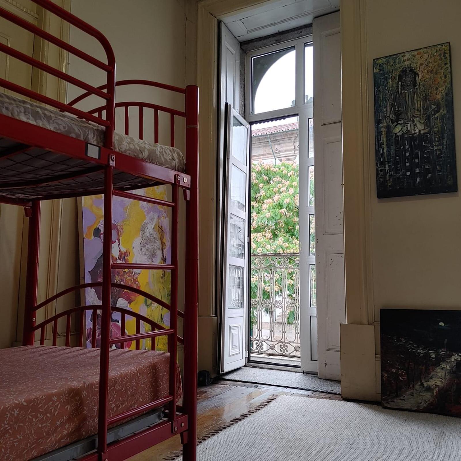 Dans L'Atelier Hostel Unidade Porta Nova Брага Экстерьер фото