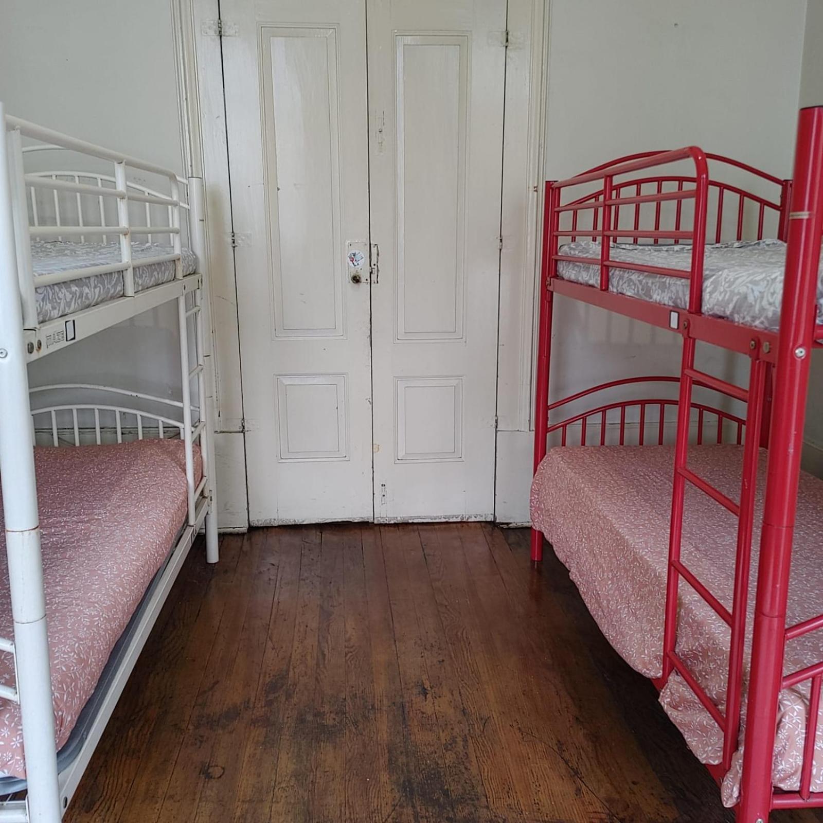 Dans L'Atelier Hostel Unidade Porta Nova Брага Экстерьер фото